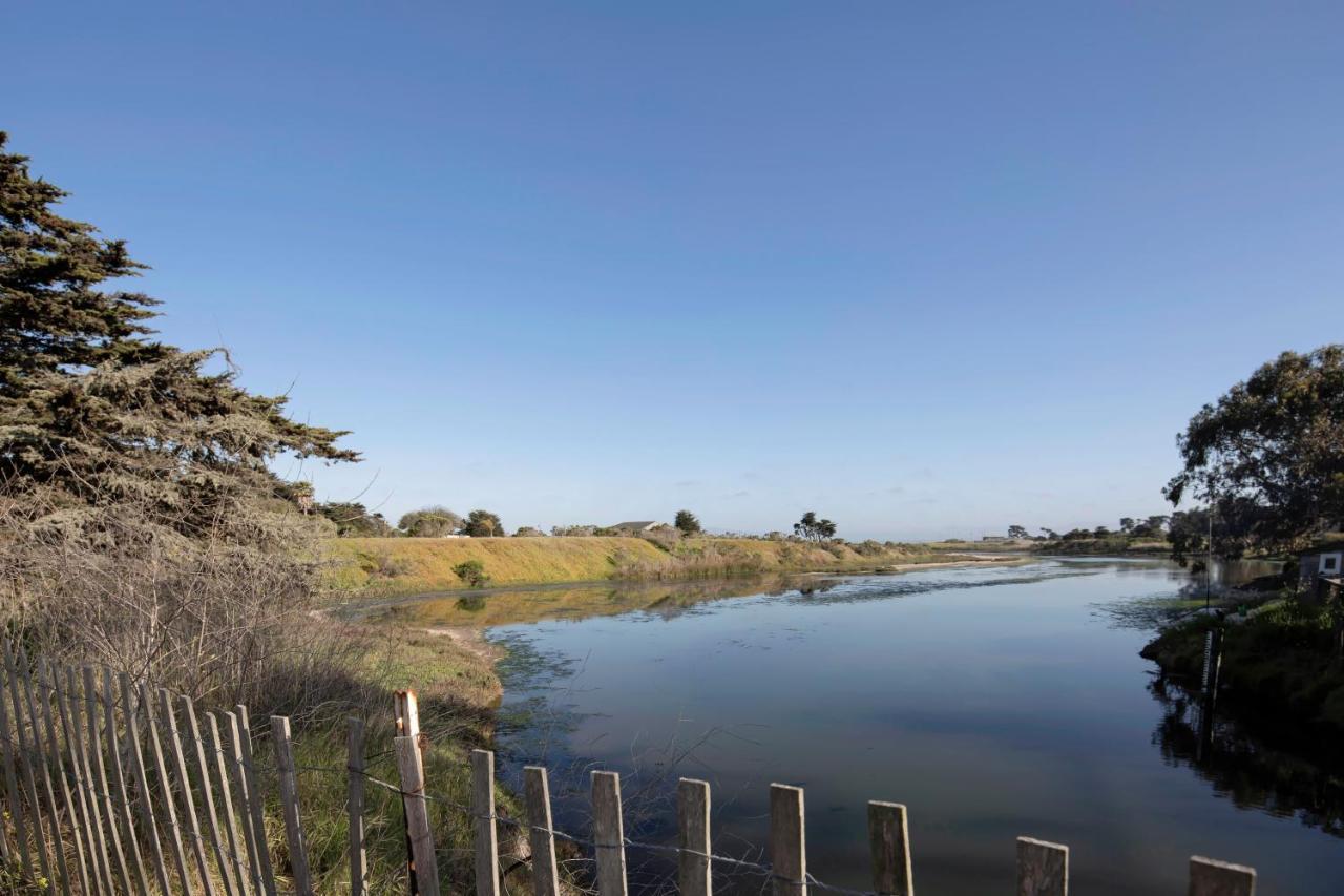 Inn At Moss Landing Point Exterior photo